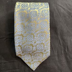 Vintage Charvet Place, 100% silk Tie. Peridot and Blue, 58x3.5 inches